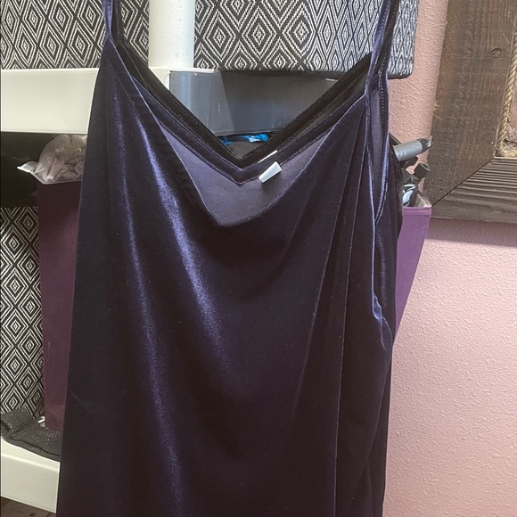 Clothes - Picture 3 of 16